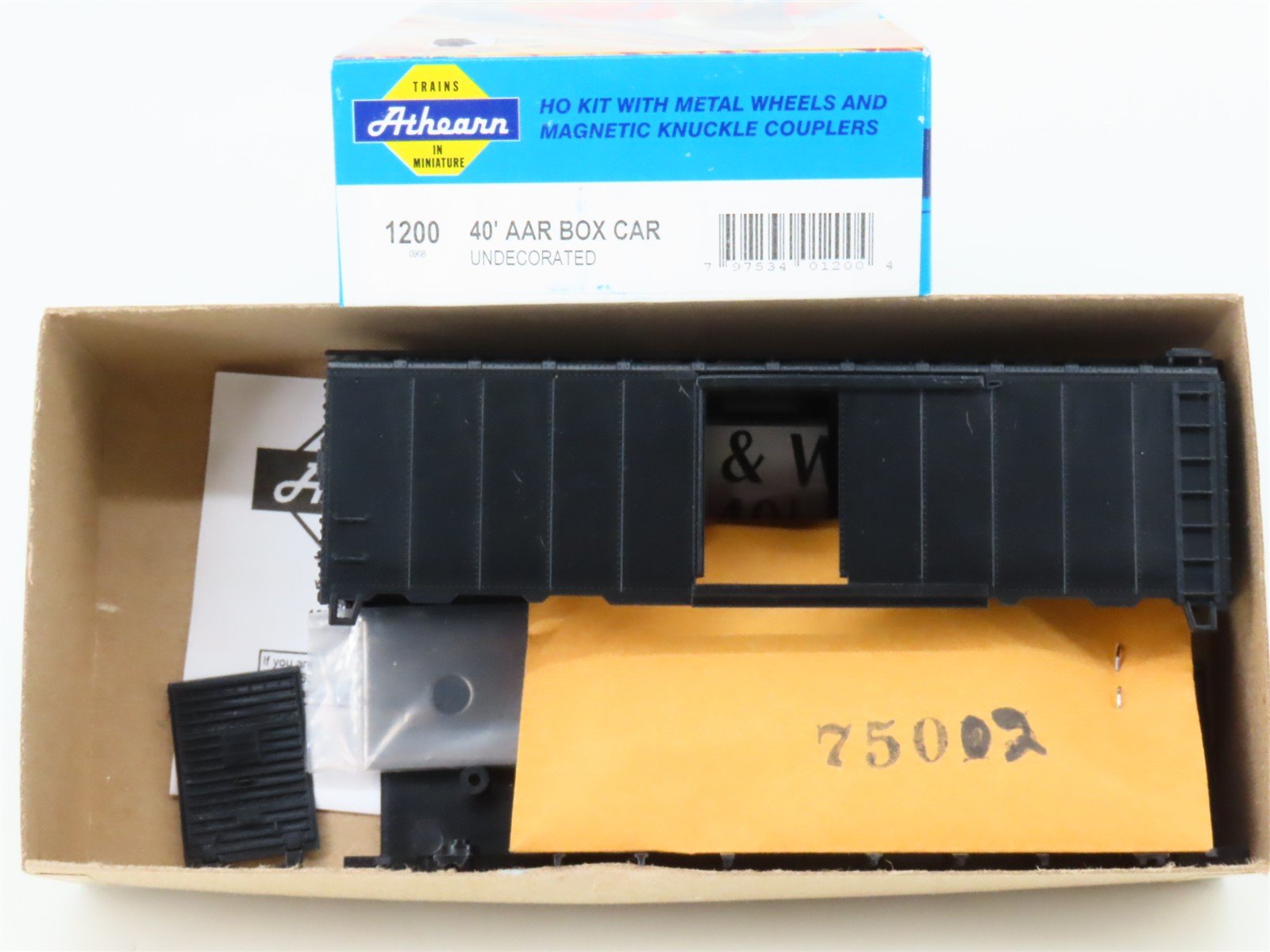 HO Scale Athearn Kit 1200 Undecorated 40' Single Door Box Car