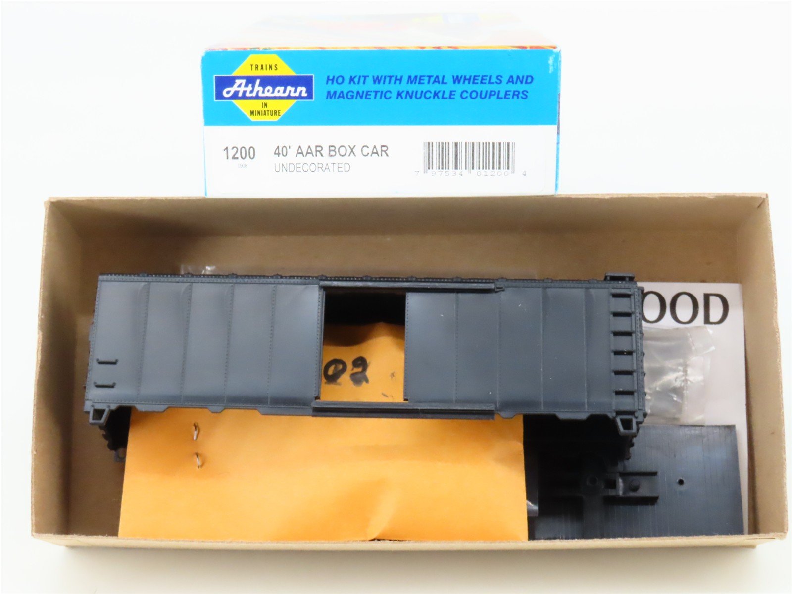 HO Scale Athearn Kit 1200 Undecorated 40' Single Door Box Car