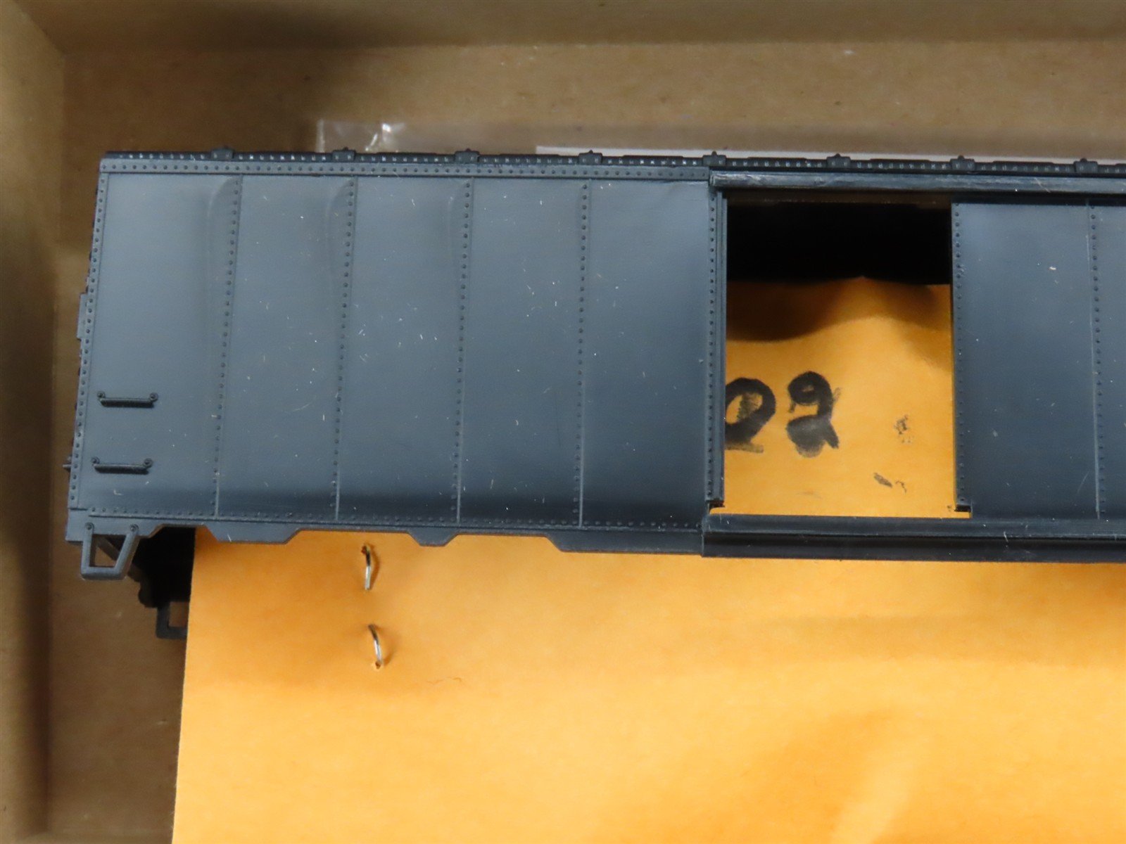 HO Scale Athearn Kit 1200 Undecorated 40' Single Door Box Car