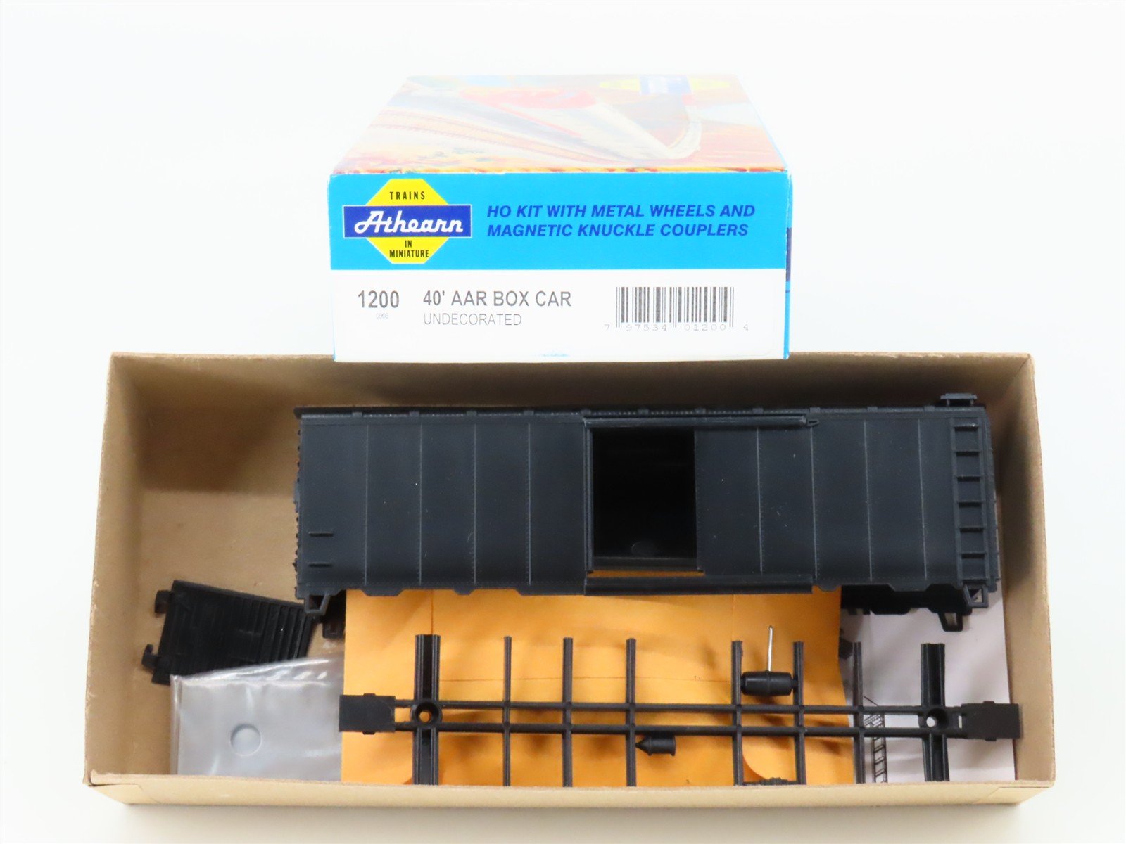 HO Scale Athearn Kit 1200 Undecorated 40' Single Door Box Car