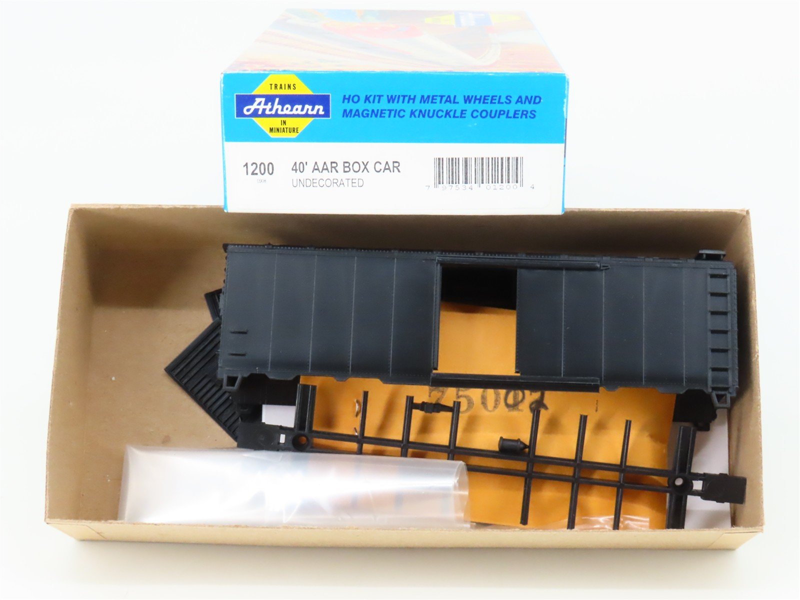 HO Scale Athearn Kit 1200 Undecorated 40' Single Door Box Car