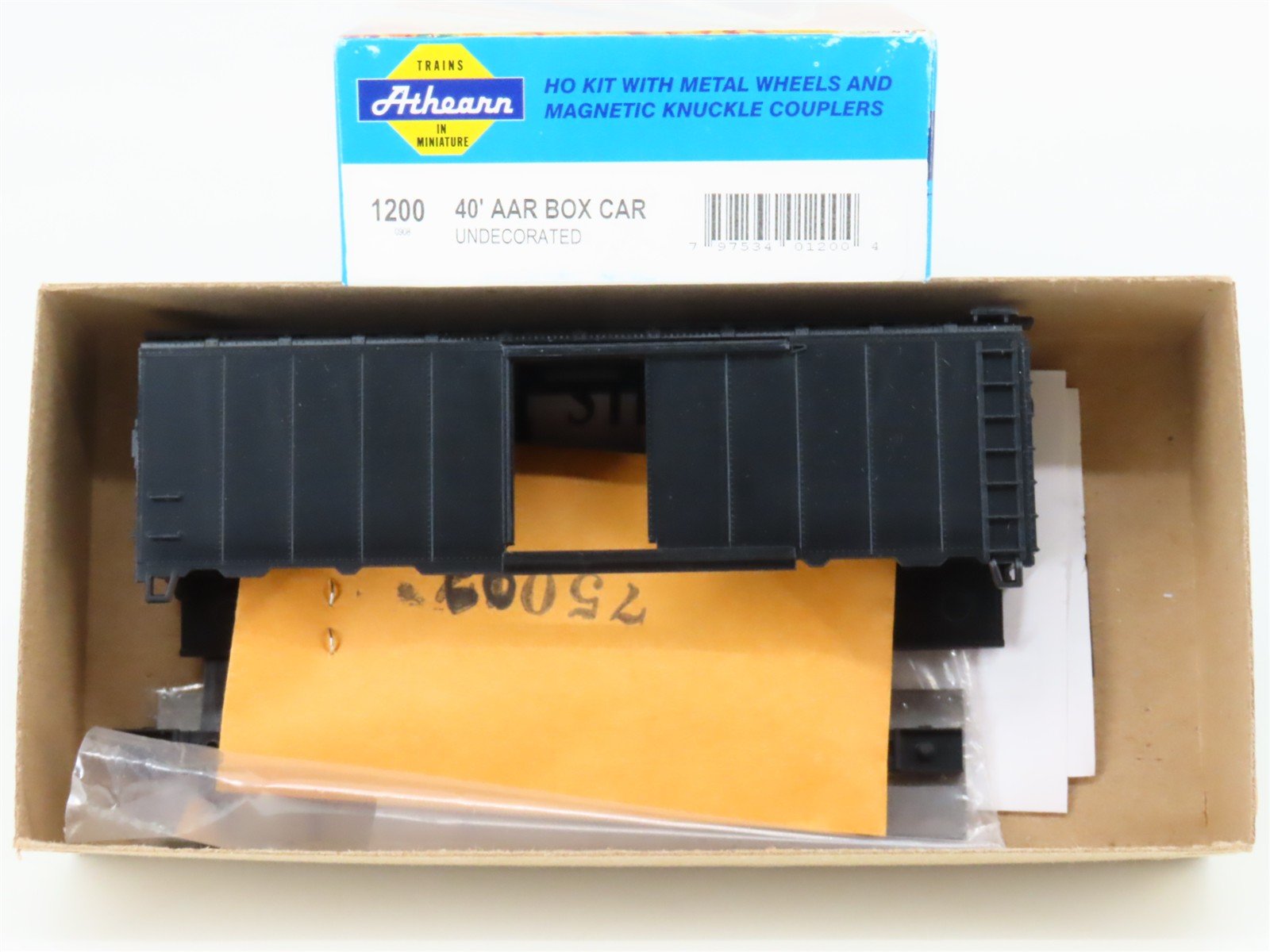 HO Scale Athearn Kit 1200 Undecorated 40' Single Door Box Car