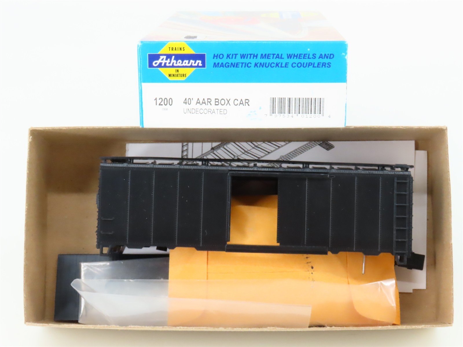 HO Scale Athearn Kit 1200 Undecorated 40' Single Door Box Car