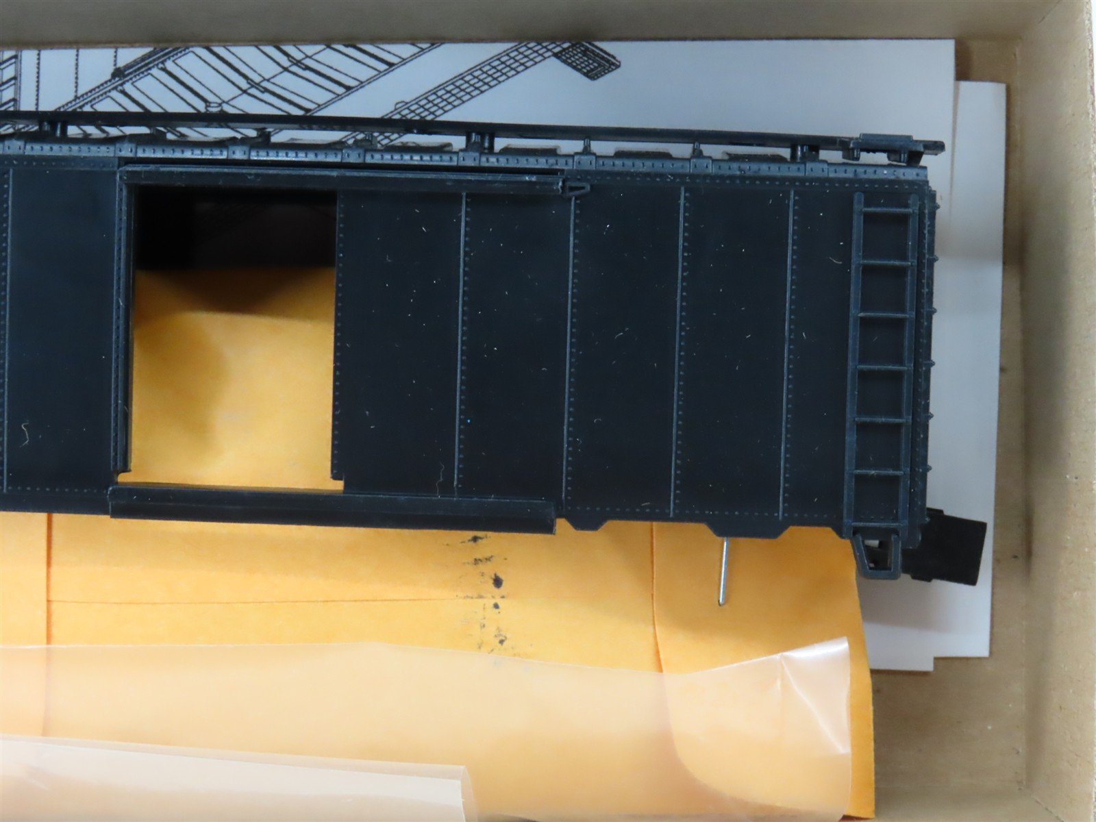 HO Scale Athearn Kit 1200 Undecorated 40' Single Door Box Car