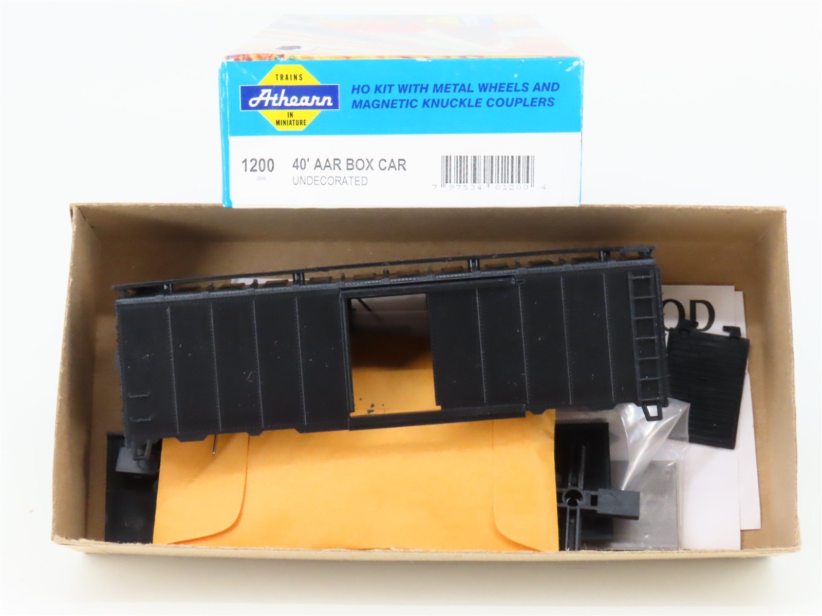 HO Scale Athearn Kit 1200 Undecorated 40' Single Door Box Car