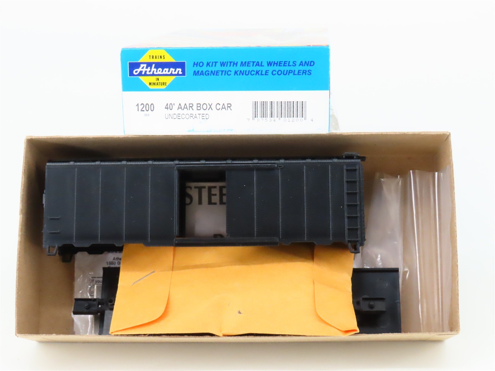 HO Scale Athearn Kit 1200 Undecorated 40' Single Door Box Car
