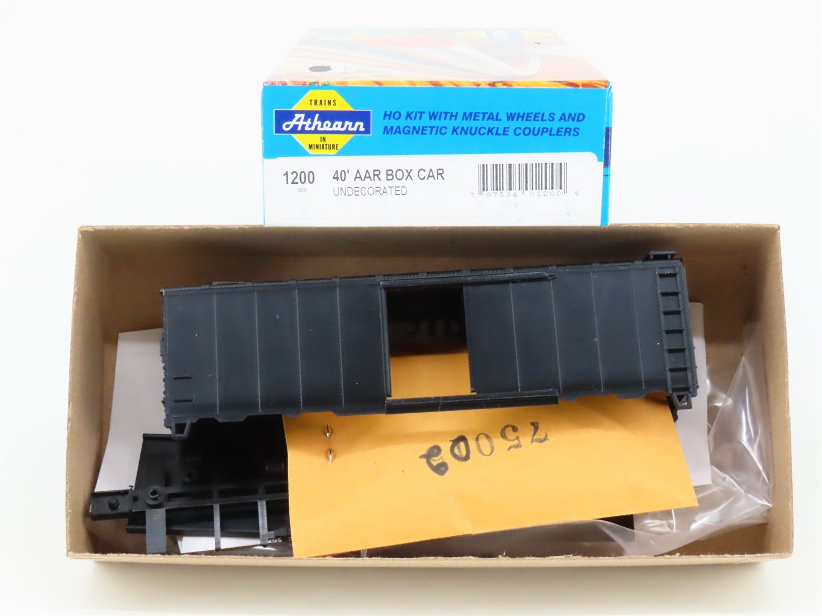 HO Scale Athearn Kit 1200 Undecorated 40' Single Door Box Car