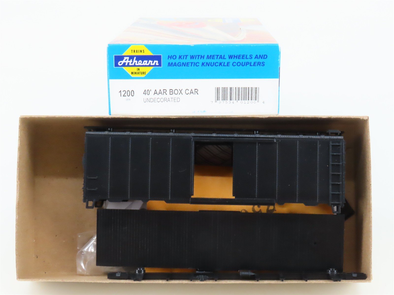 HO Scale Athearn Kit 1200 Undecorated 40' Single Door Box Car