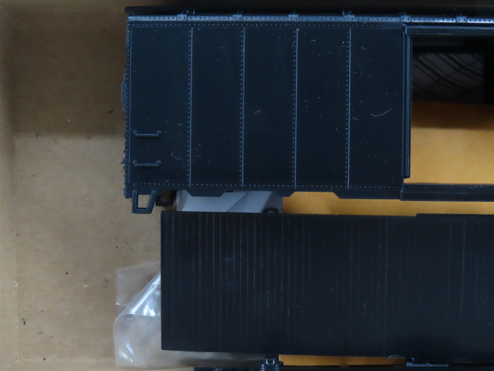 HO Scale Athearn Kit 1200 Undecorated 40' Single Door Box Car