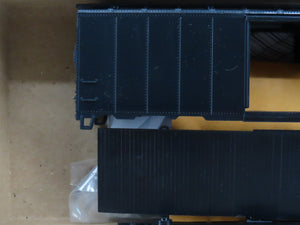 HO Scale Athearn Kit 1200 Undecorated 40' Single Door Box Car