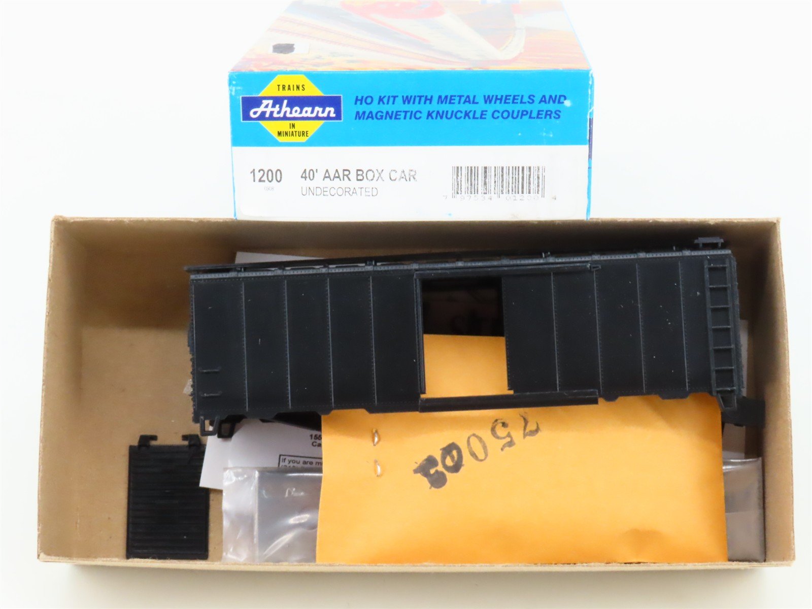 HO Scale Athearn Kit 1200 Undecorated 40' Single Door Box Car