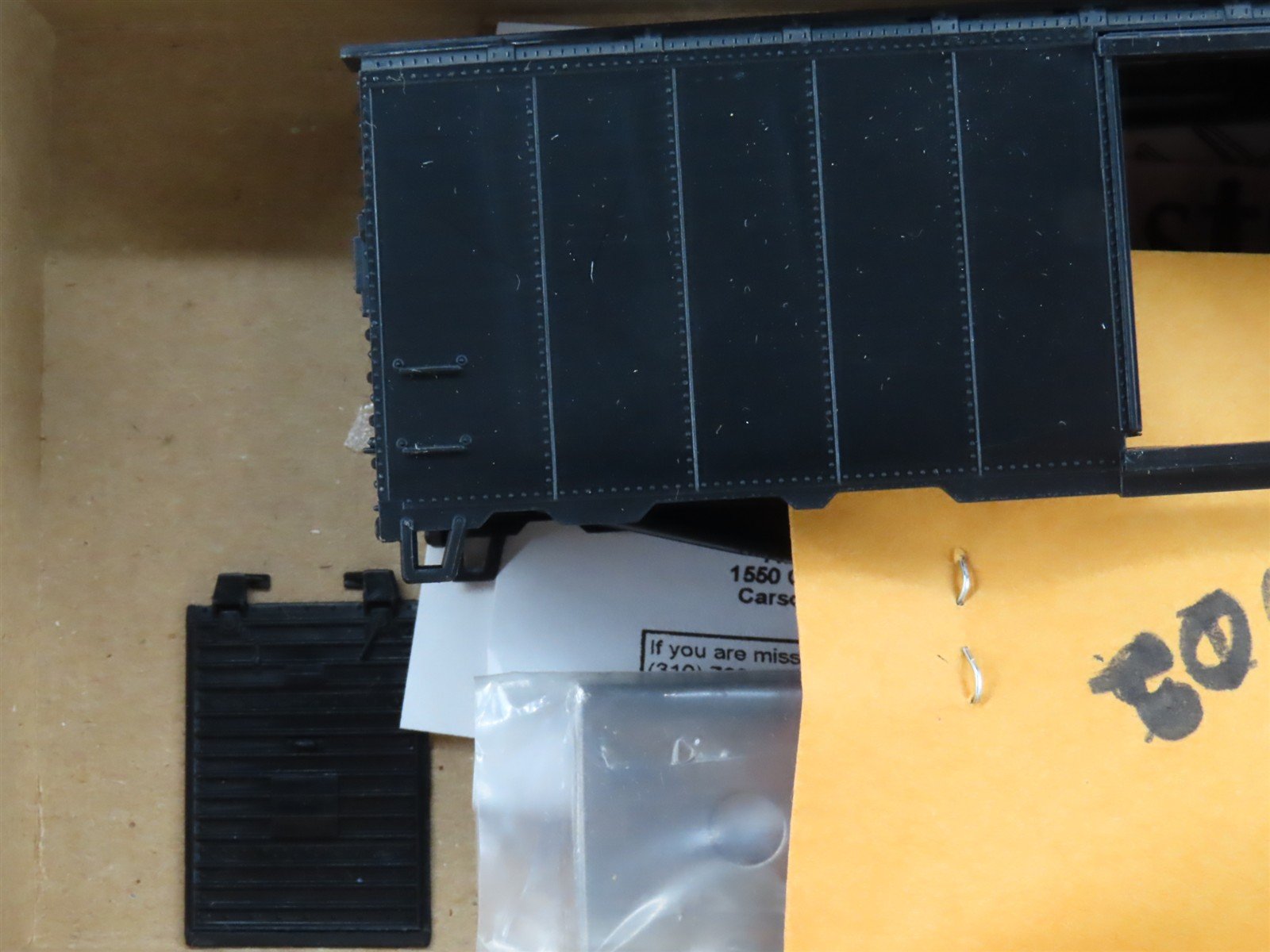 HO Scale Athearn Kit 1200 Undecorated 40' Single Door Box Car