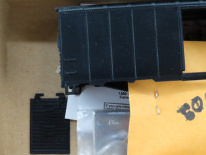 HO Scale Athearn Kit 1200 Undecorated 40' Single Door Box Car