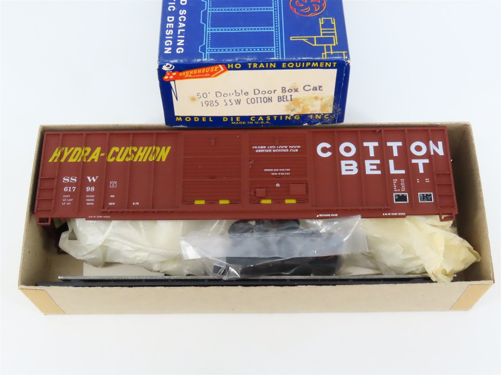 HO Scale Roundhouse Kit 1985 SSW Cotton Belt 50' Double Door Box Car #61798