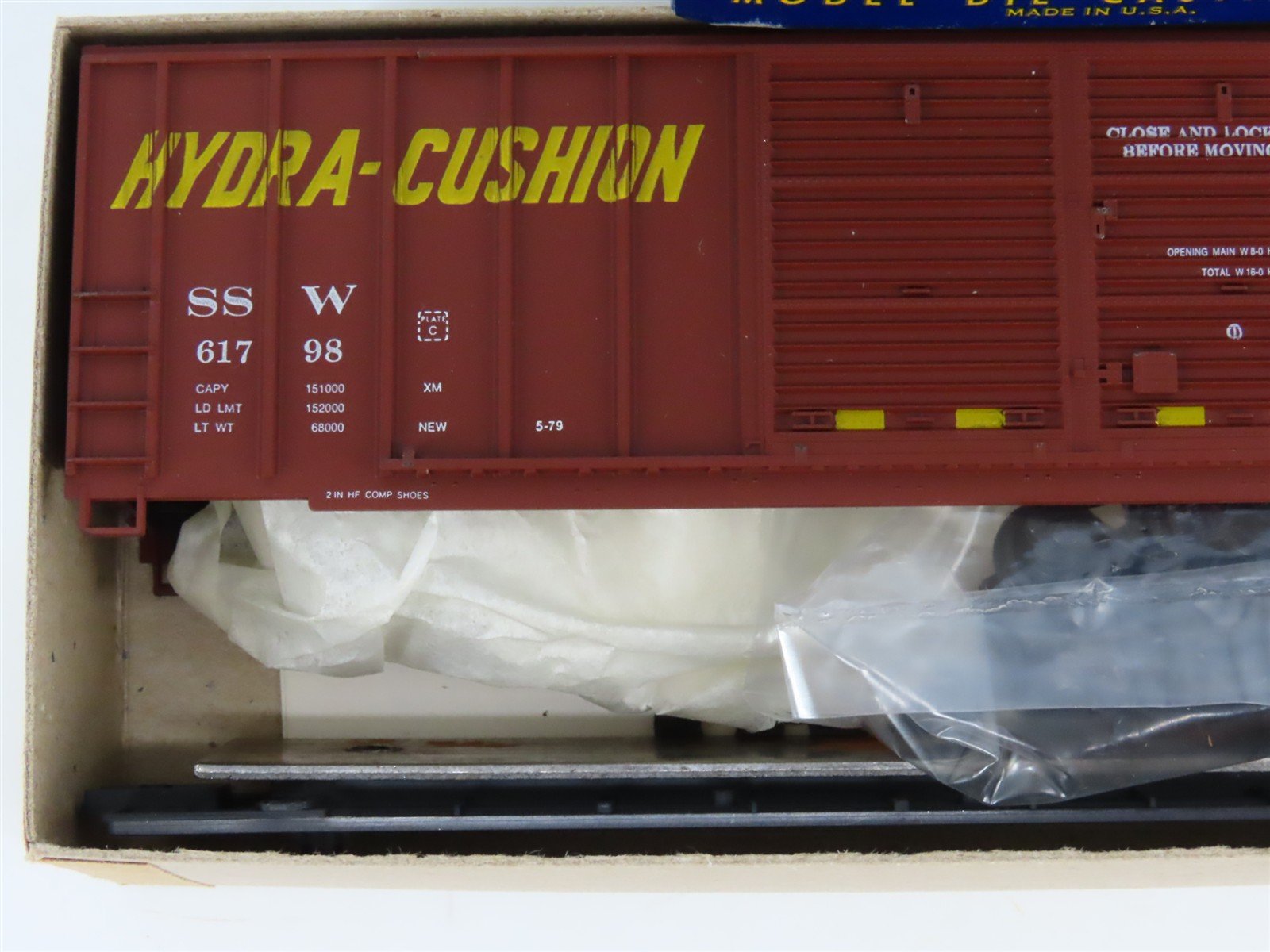 HO Scale Roundhouse Kit 1985 SSW Cotton Belt 50' Double Door Box Car #61798