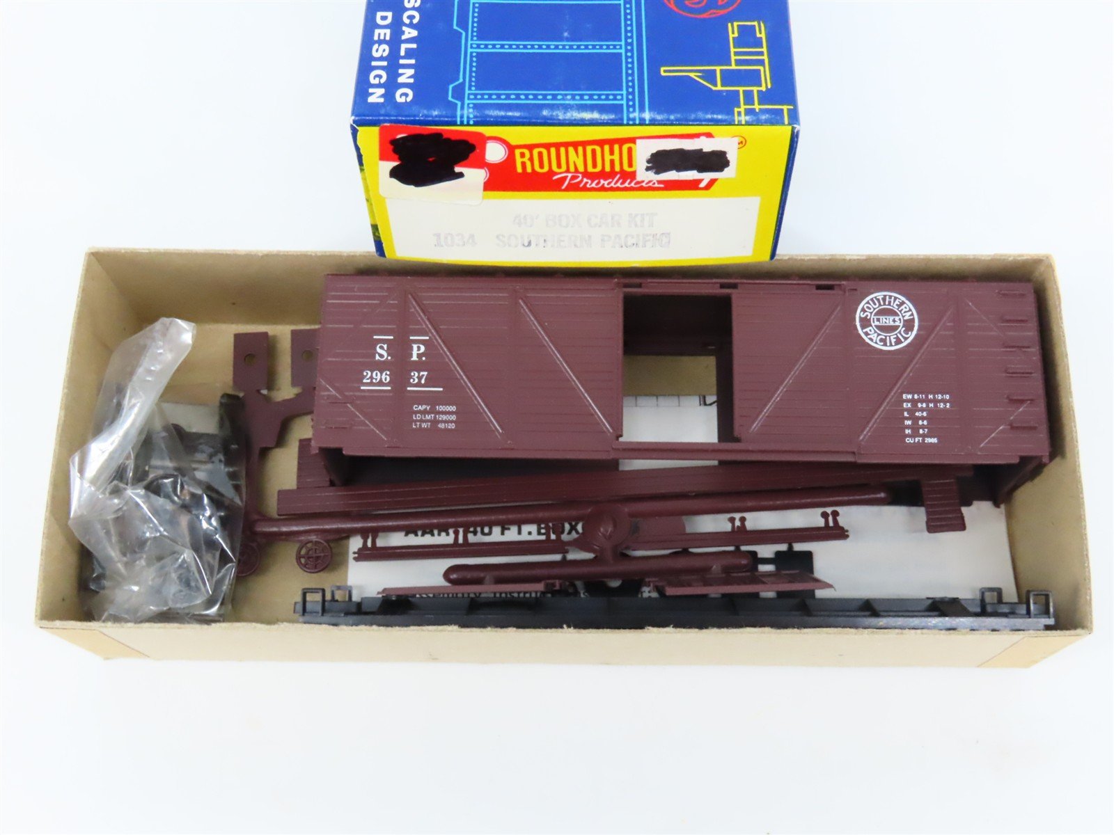 HO Scale Roundhouse Kit 1034 SP Southern Pacific Railroad 40' Box Car #29637
