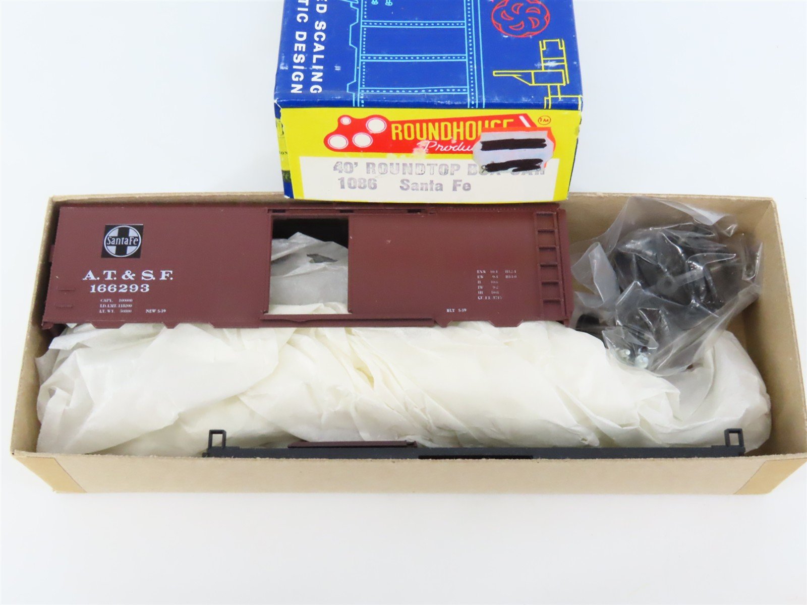 HO Scale Roundhouse Kit 1086 ATSF Santa Fe 40' Single Door Box Car #166293