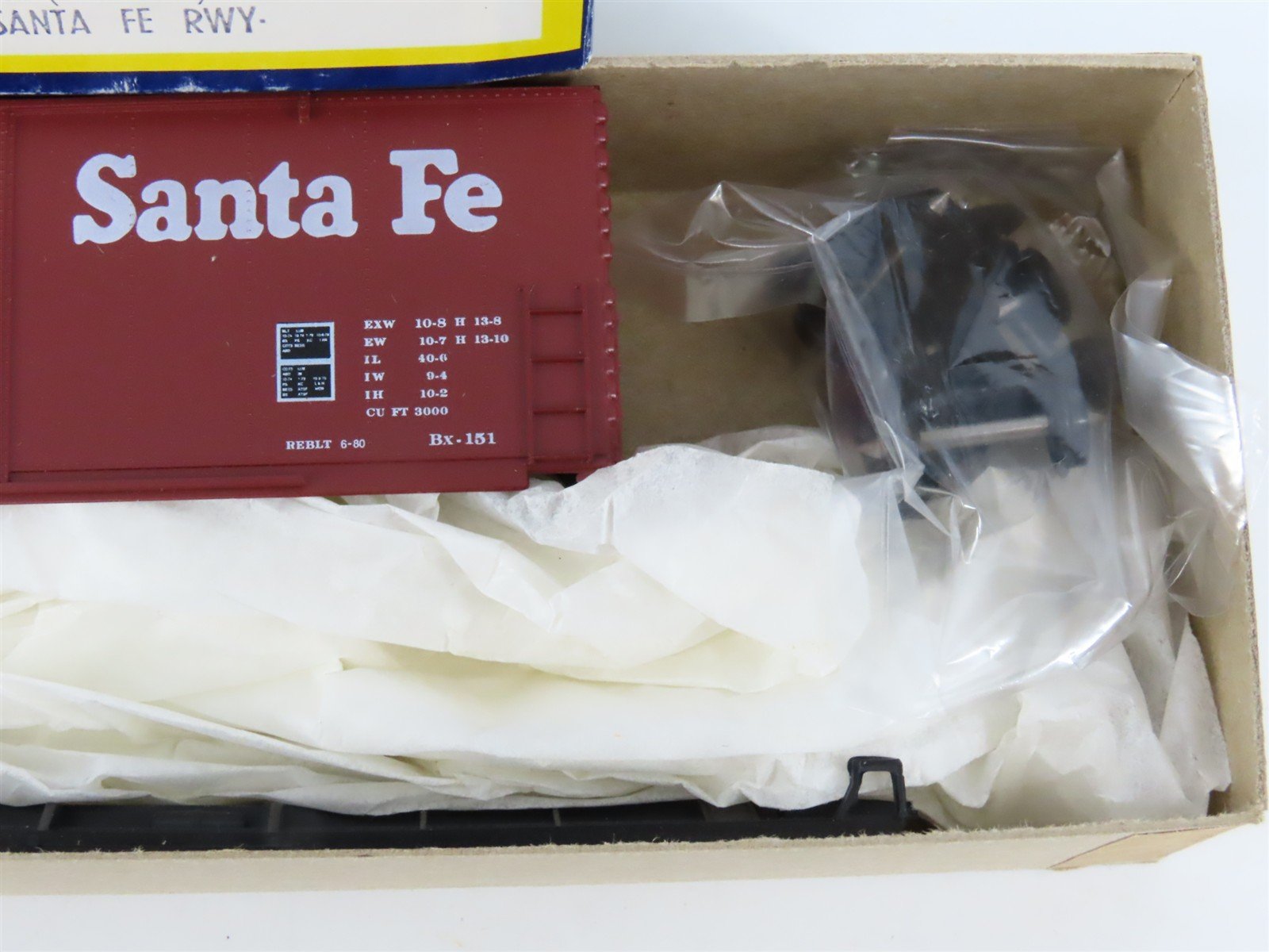 HO Scale Roundhouse Kit 1106 ATSF Santa Fe 40' Single Door Box Car #277144