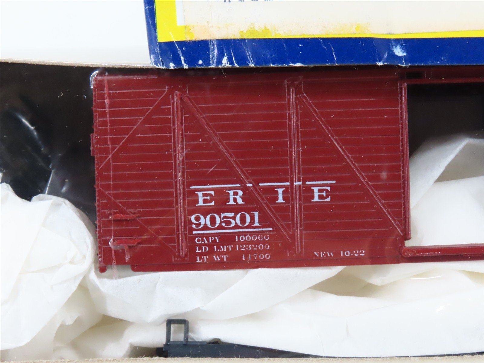 HO Roundhouse Kit 1036 ERIE Railroad 40' Single Door Box Car #90501 - Sealed