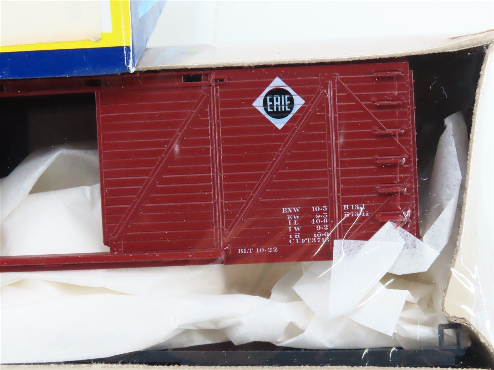 HO Roundhouse Kit 1036 ERIE Railroad 40' Single Door Box Car #90501 - Sealed