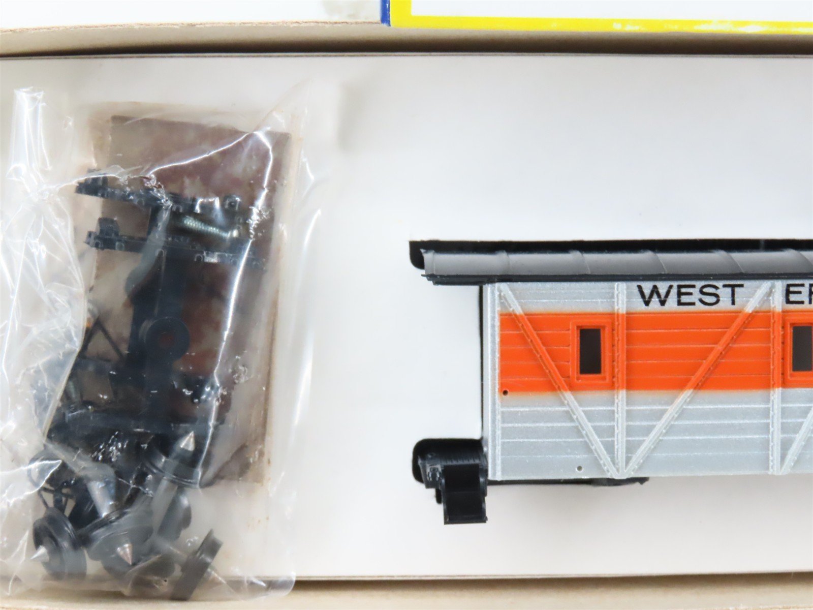 HO Scale Roundhouse Kit 3463 WP Western Pacific Railroad Old Timer Caboose #6437