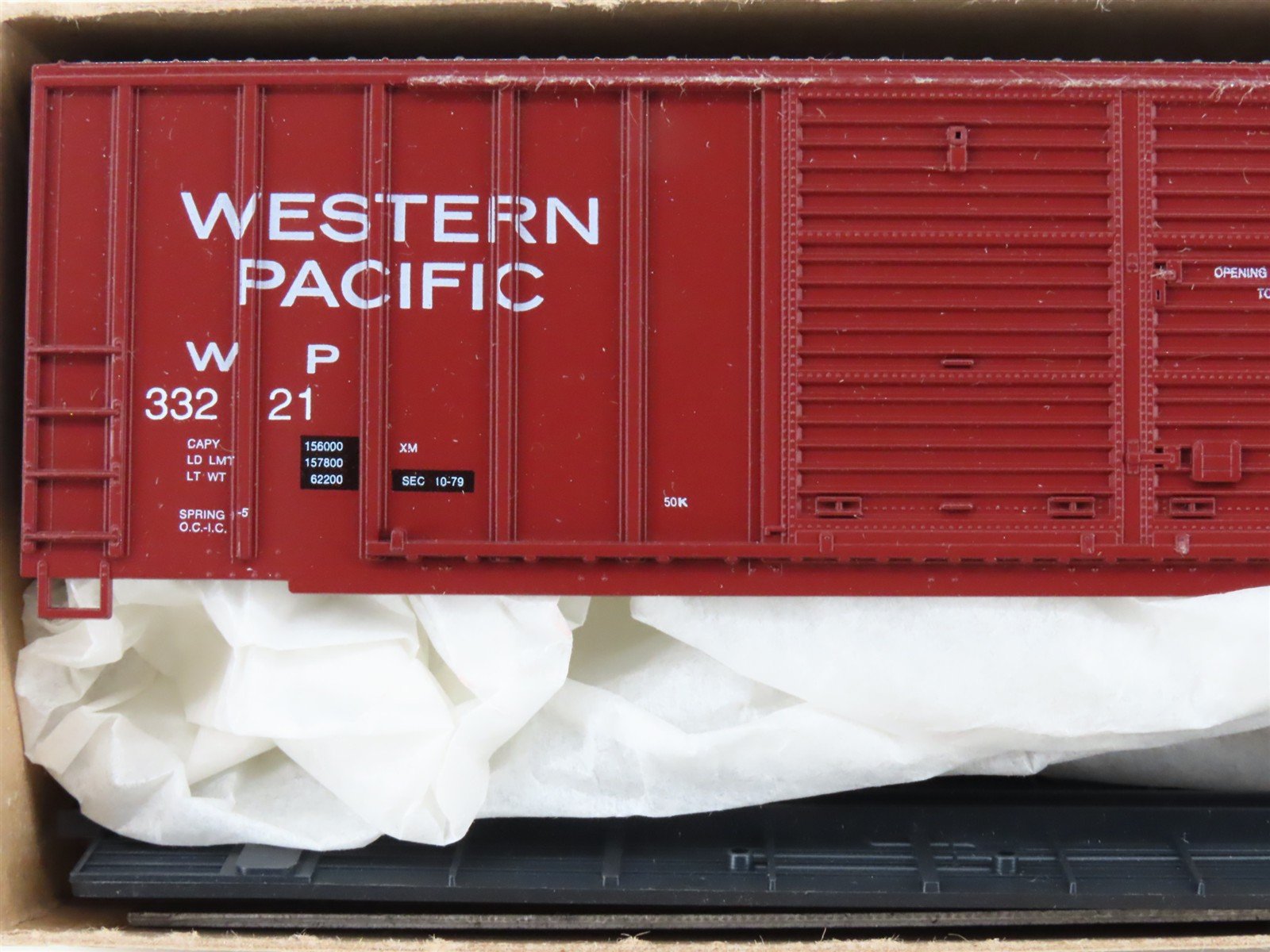 HO Scale Roundhouse Kit 7746 WP Western Pacific Double Door Box Car #33221