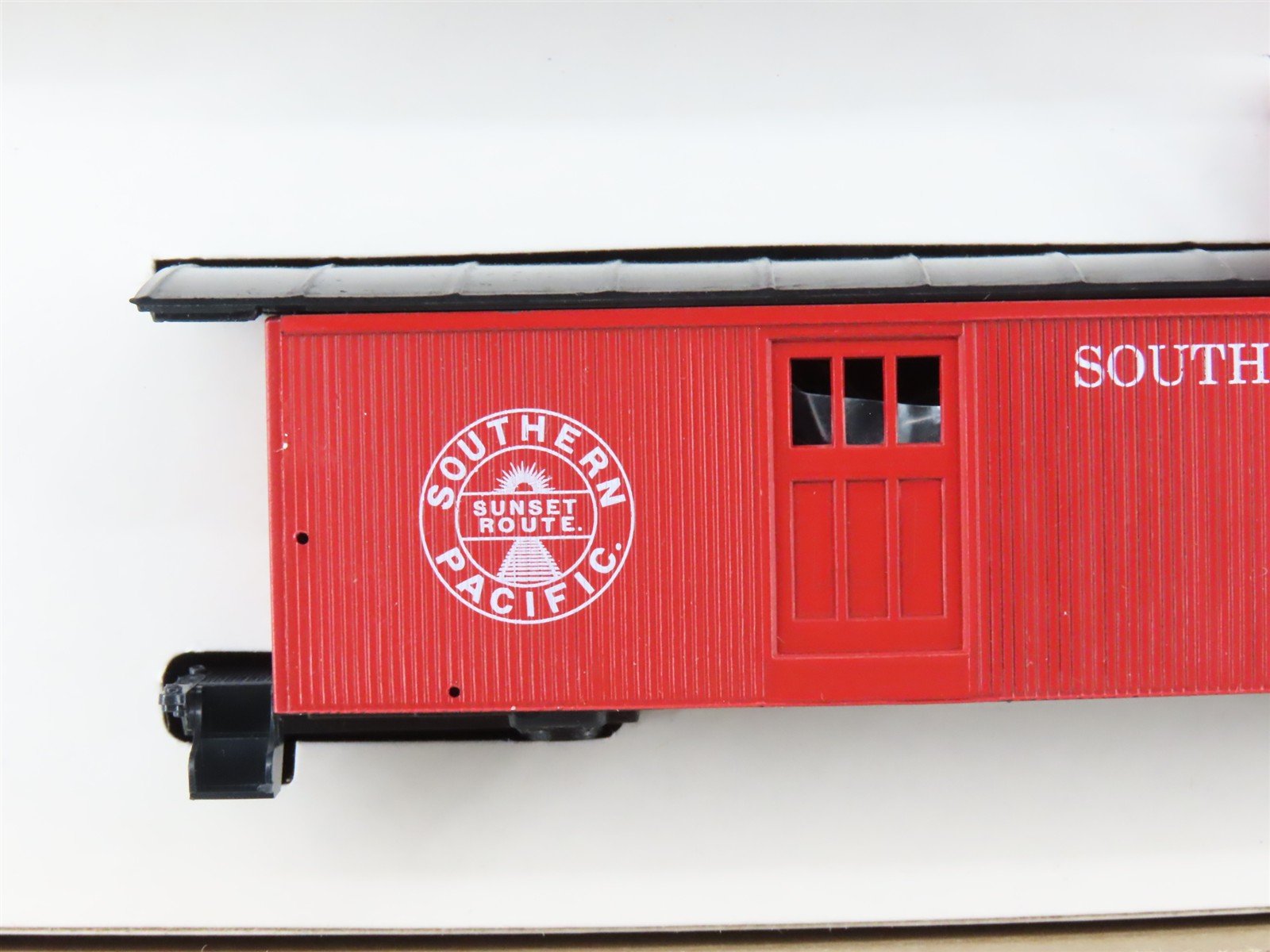 HO Scale Roundhouse Kit 3434 SP Southern Pacific Railroad Old Timer Caboose #405