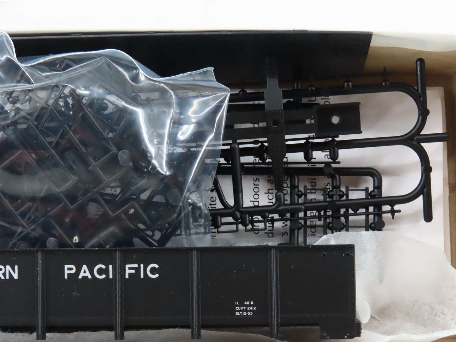 HO Scale Red Caboose Kit RC5006-5 WP Western Pacific Drop Bottom Gondola #9315