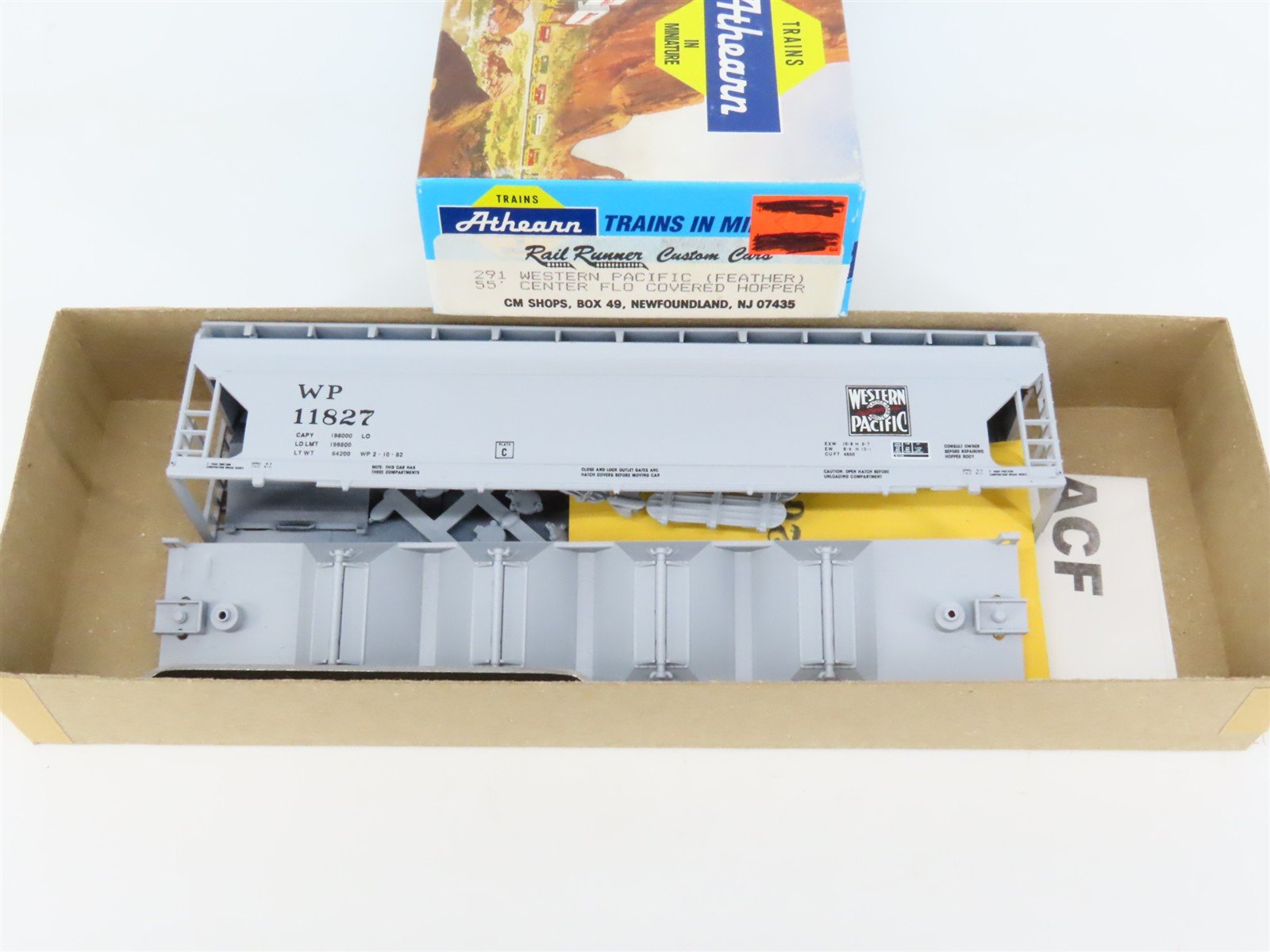 HO Scale Athearn Rail Runner Kit 291 WP Western Pacific 4-Bay 55' Hopper #11827