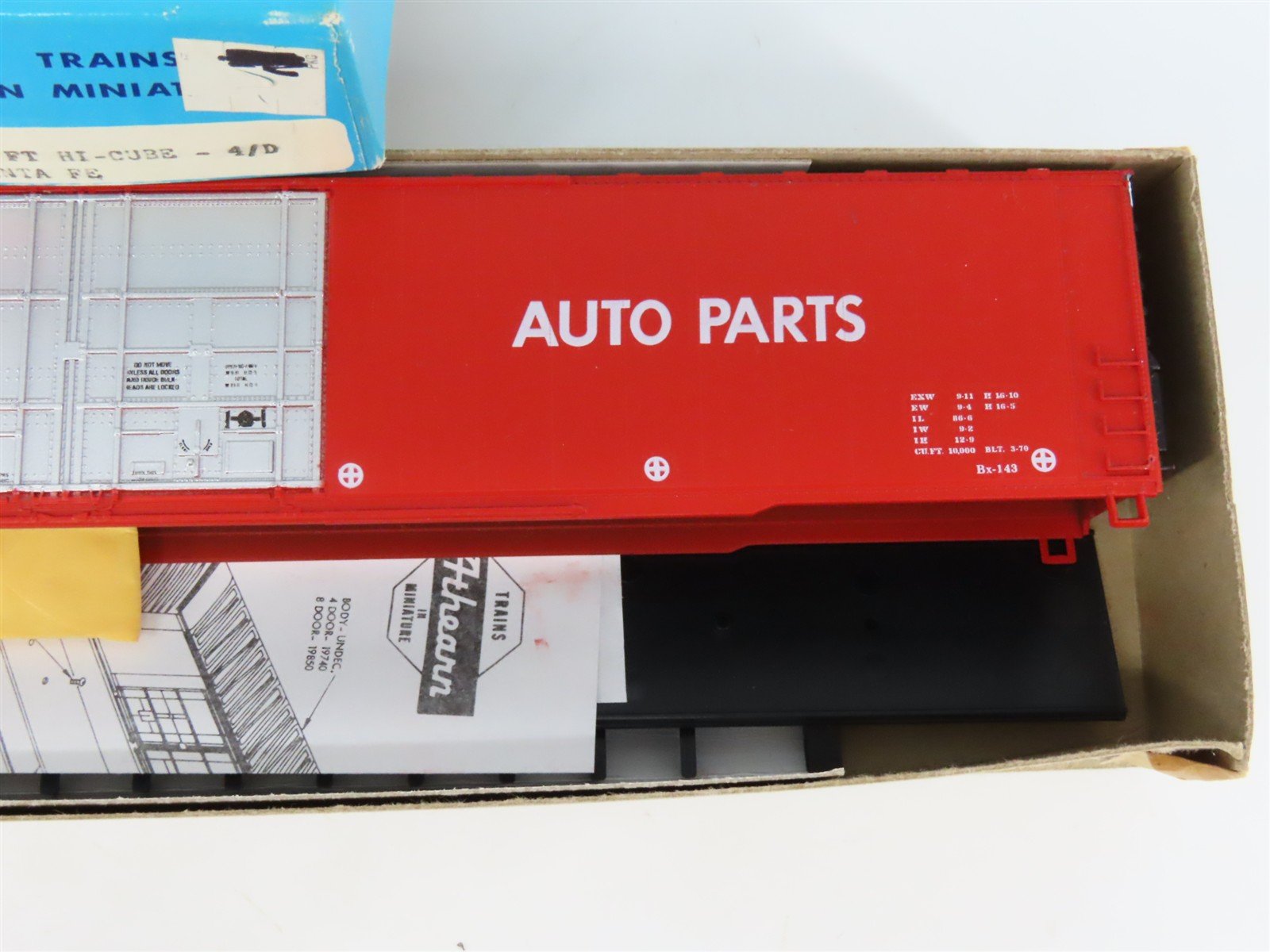 HO Scale Athearn Kit 1975 ATSF Santa Fe 86' Hi Cube Auto Parts Box Car #36589