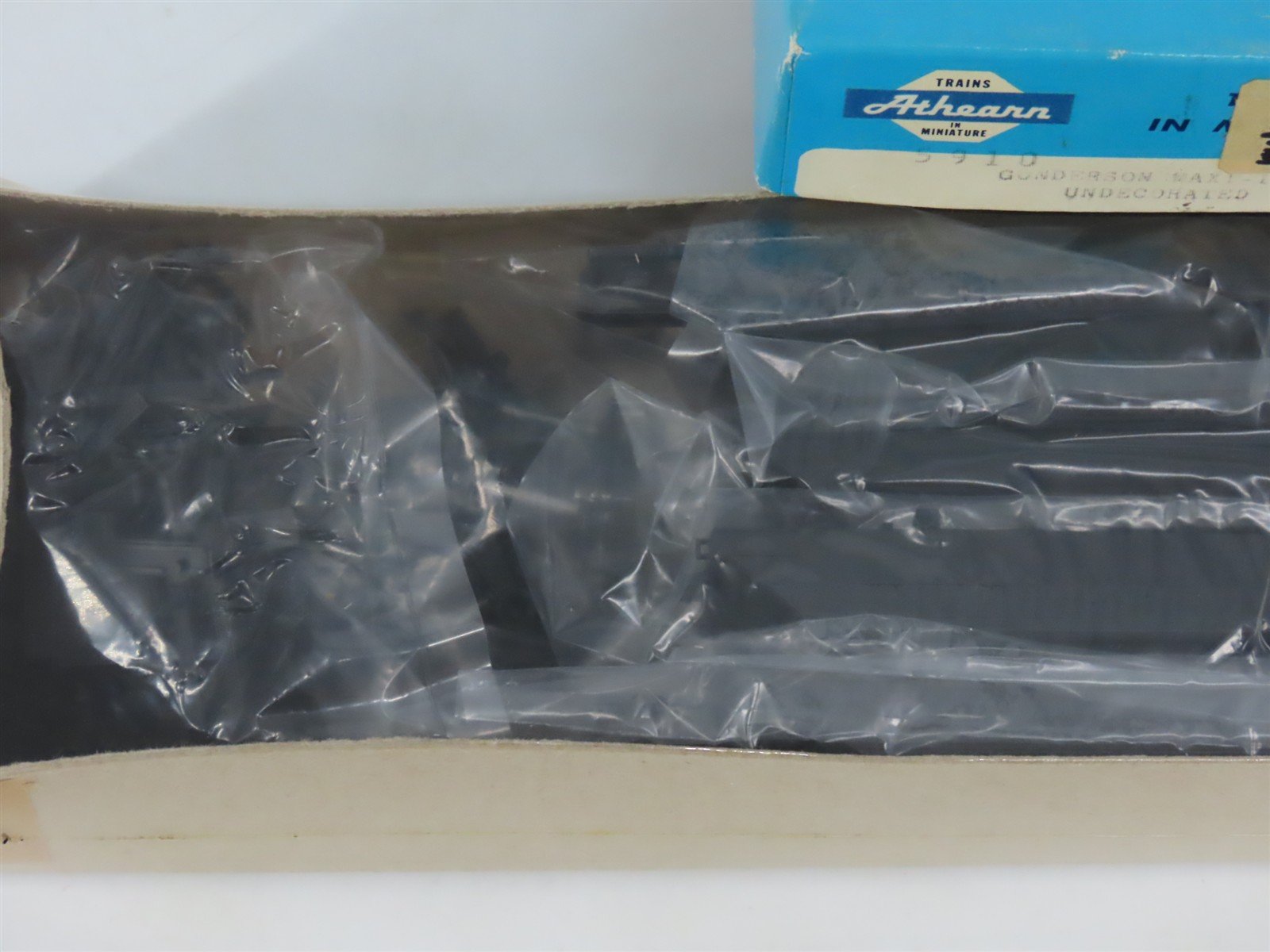 HO Scale Athearn Kit 5910 Undecorated Gunderson Maxi III Well Car 5-Pack Sealed