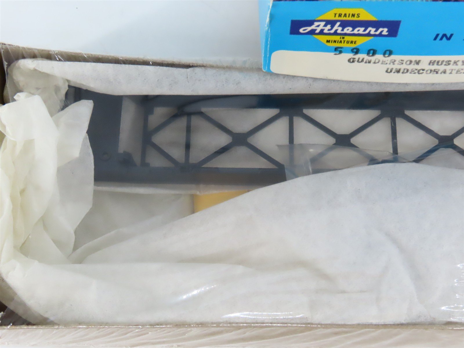 HO Scale Athearn Kit 5900 Undecorated Gunderson Husky Stack Well Car Sealed
