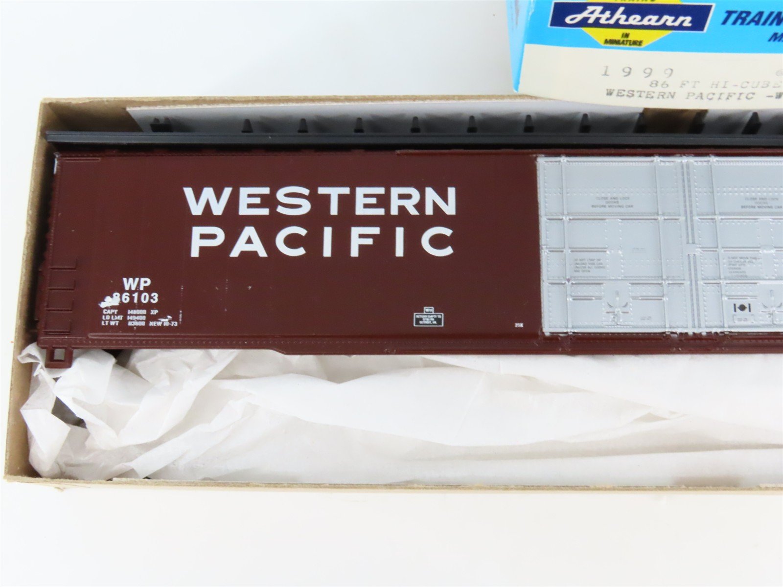 HO Scale Athearn Kit 1999 WP Western Pacific Railroad 86' Hi Cube Box Car #86103