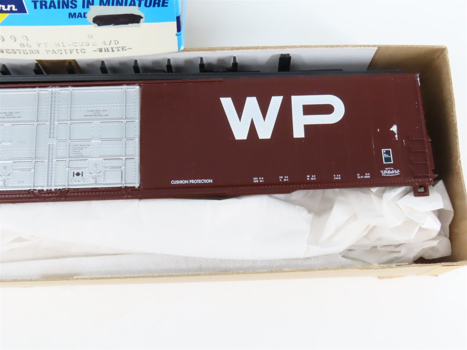 HO Scale Athearn Kit 1999 WP Western Pacific Railroad 86' Hi Cube Box Car #86103