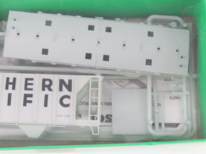 HO Bowser Kit 56136 SP Southern Pacific 2-Bay Covered Hopper #400057 - Sealed