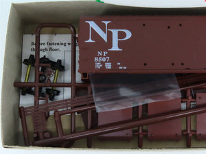 HO Scale Bowser English's Kit #3-1203 NP Northern Pacific 40' Box Car #8507