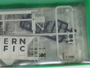 HO Scale Bowser Kit 56136 SP Southern Pacific 2-Bay Hopper #400052 - Sealed