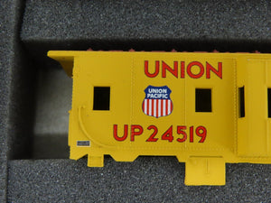HO Scale Athearn Kit 2305 WP/UP Union Pacific Railroad Bay Window Caboose 3-Pack