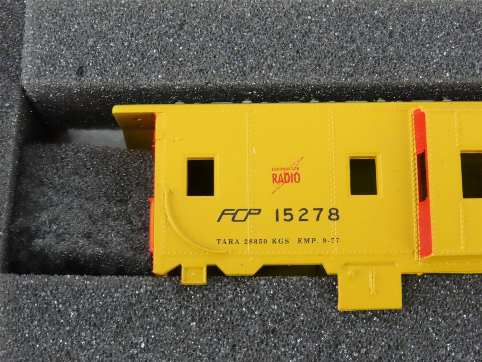 HO Scale Athearn Kit 2308 NdeM/FCP Mexican Bay Window Caboose 3-Pack