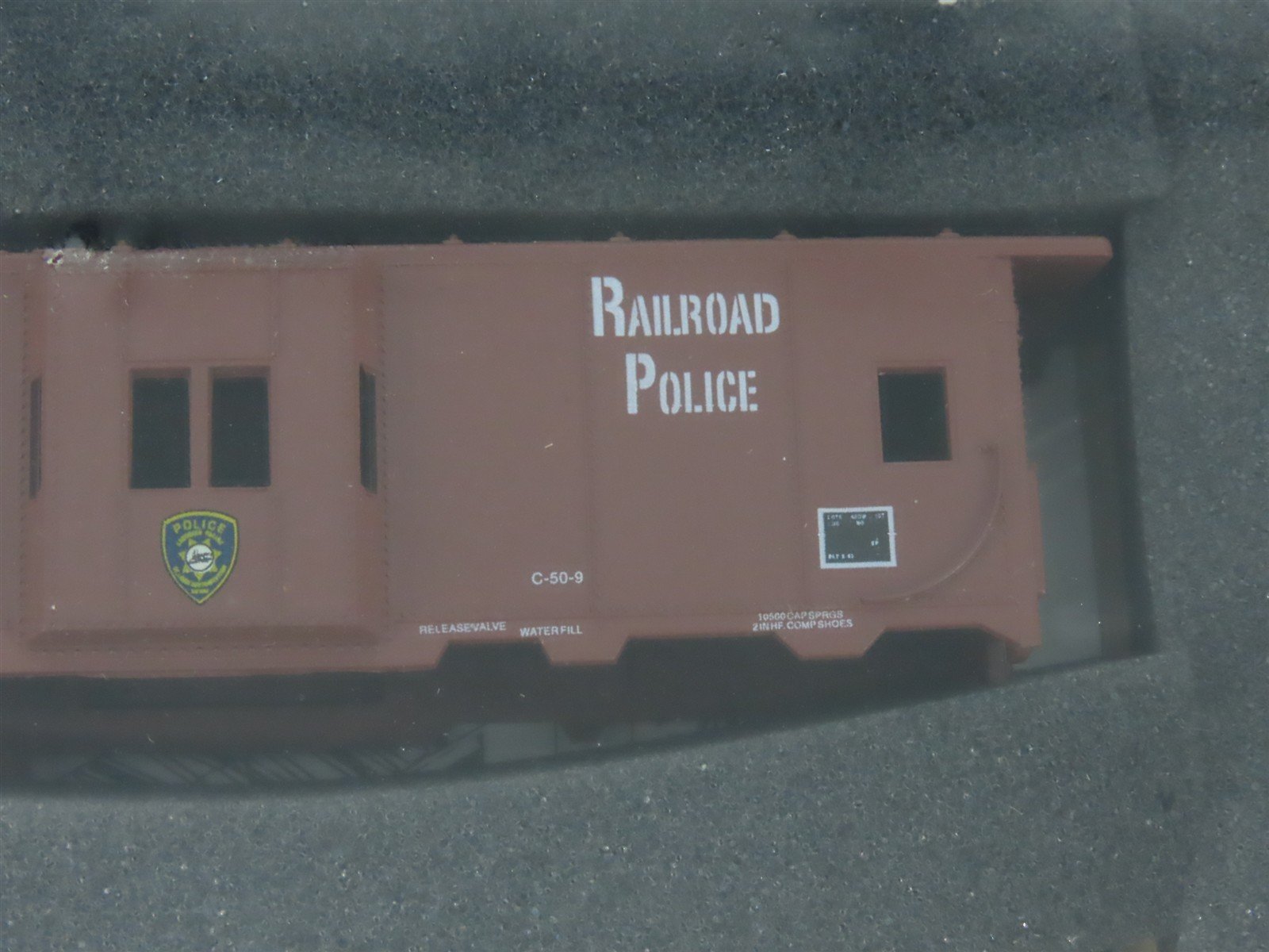 HO Athearn Kit 2301 SP Southern Pacific Railroad Police Caboose 2-Pack Sealed