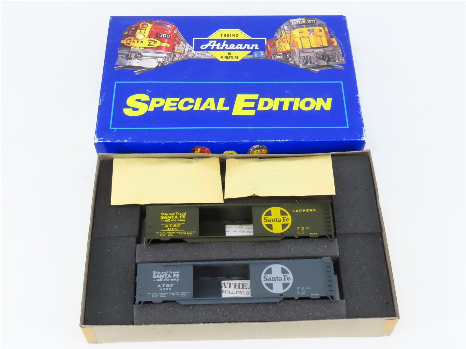 HO Scale Athearn Kit 2306 ATSF Santa Fe Railroad 50' Double Door Box Car 2-Pack