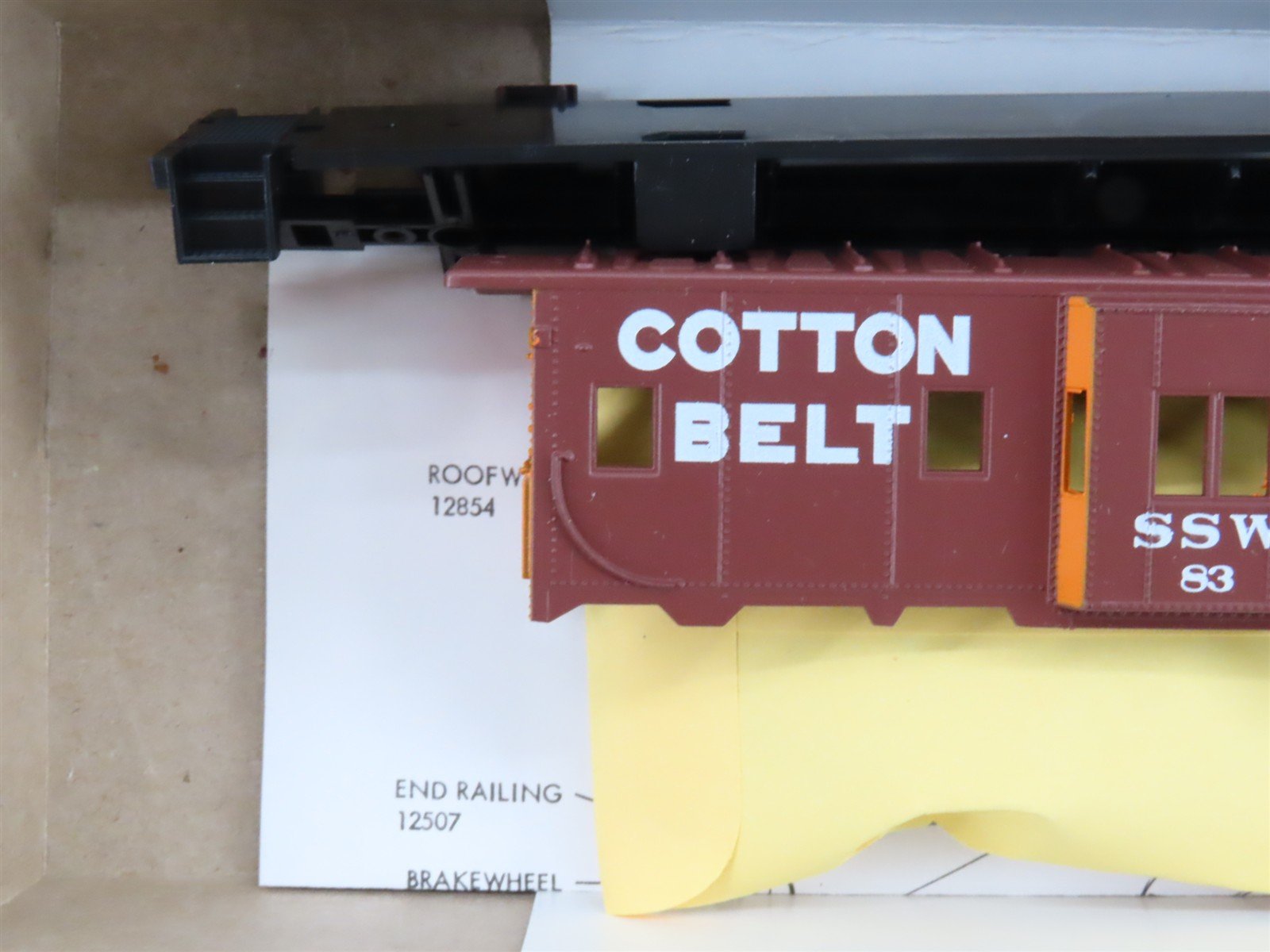 HO Scale Athearn Kit 1167 SSW Cotton Belt Route Bay Window Caboose #83