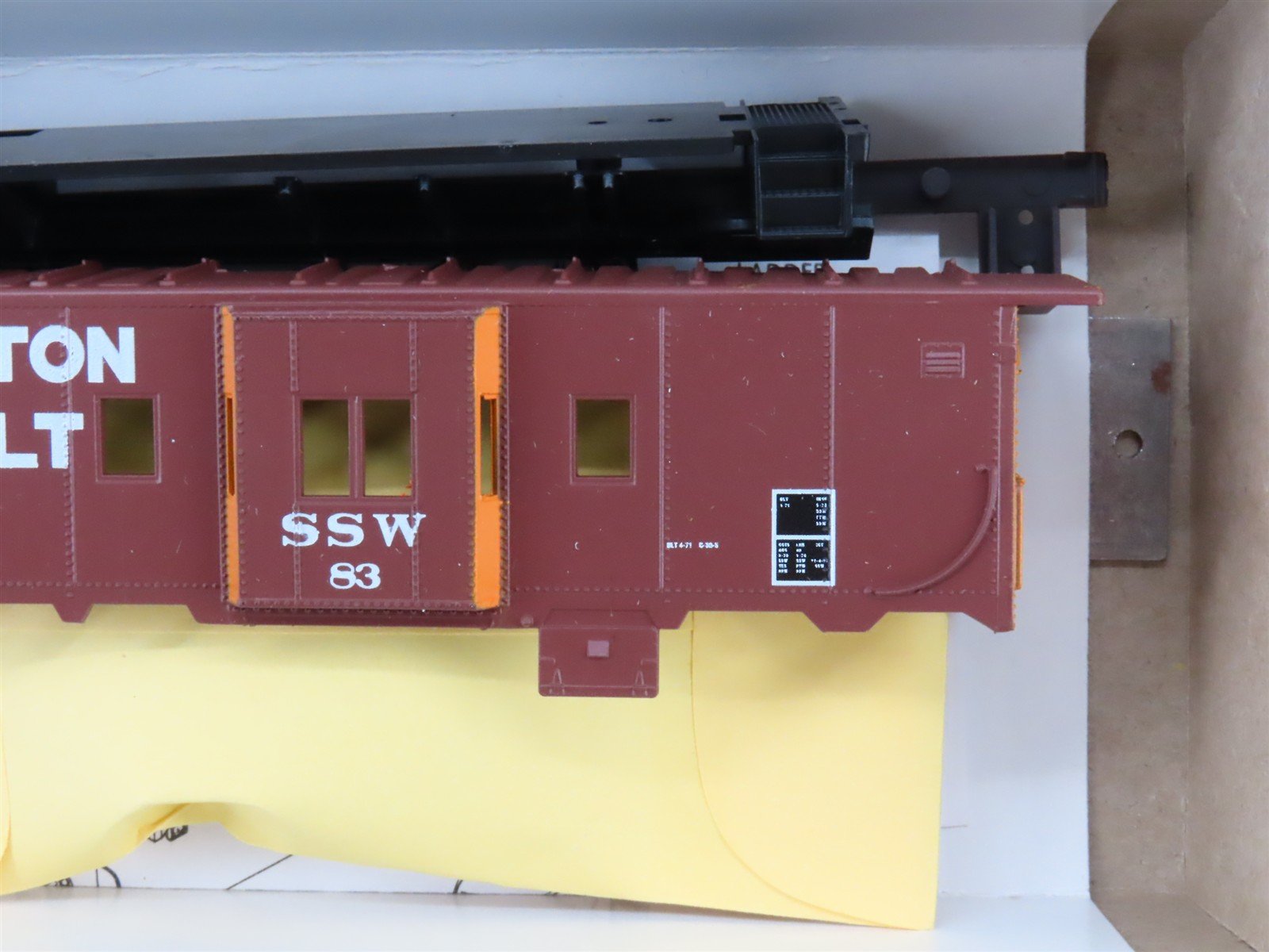 HO Scale Athearn Kit 1167 SSW Cotton Belt Route Bay Window Caboose #83
