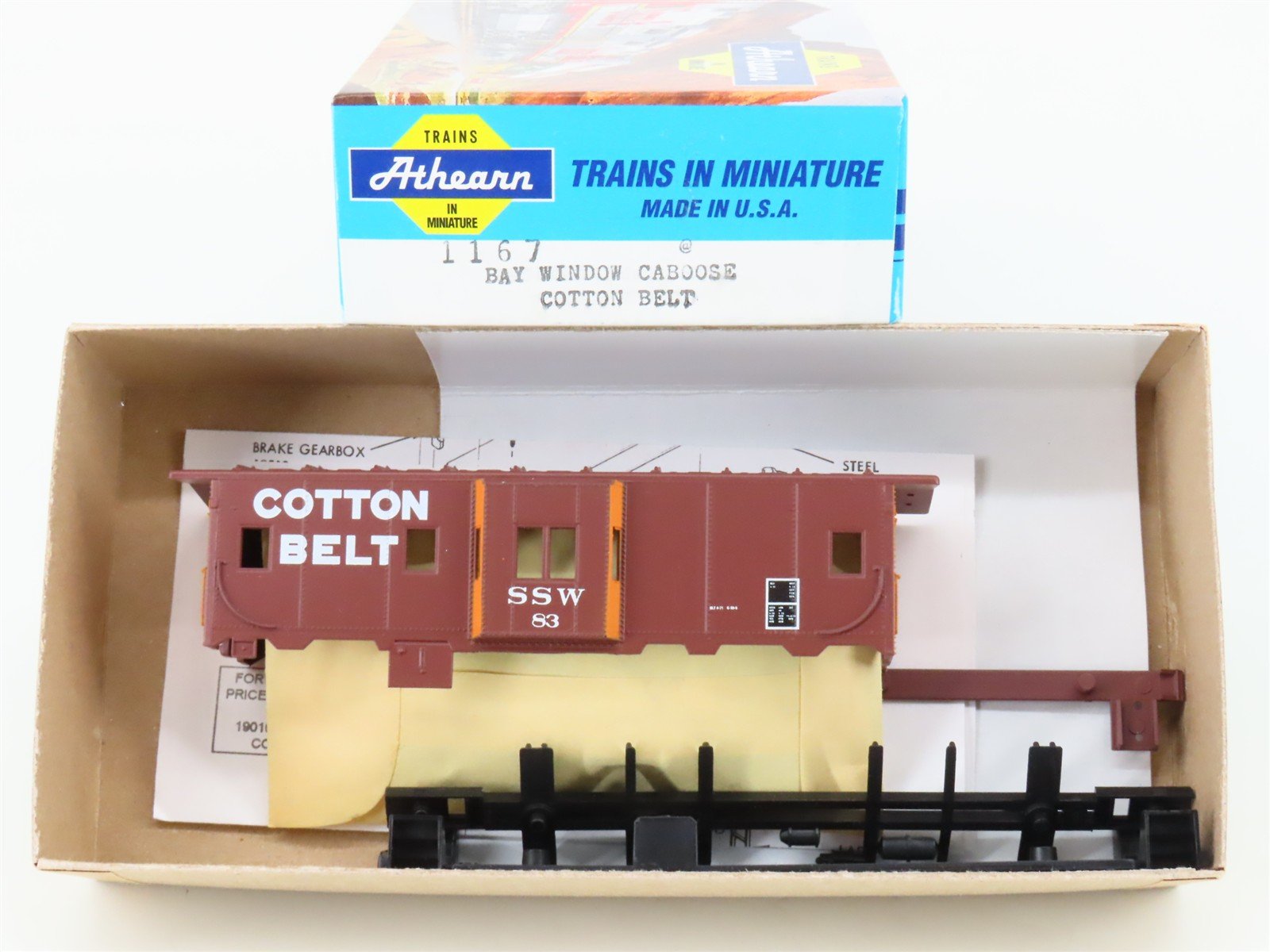 HO Scale Athearn Kit 1167 SSW Cotton Belt Bay Window Caboose #83