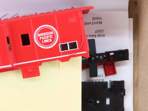 HO Scale Athearn Kit 1175 MP Missouri Pacific Railroad Bay Window Caboose #13692