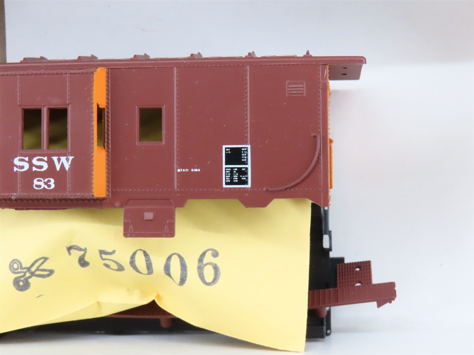 HO Scale Athearn Kit 1167 SSW Cotton Belt Route Bay Window Caboose #83