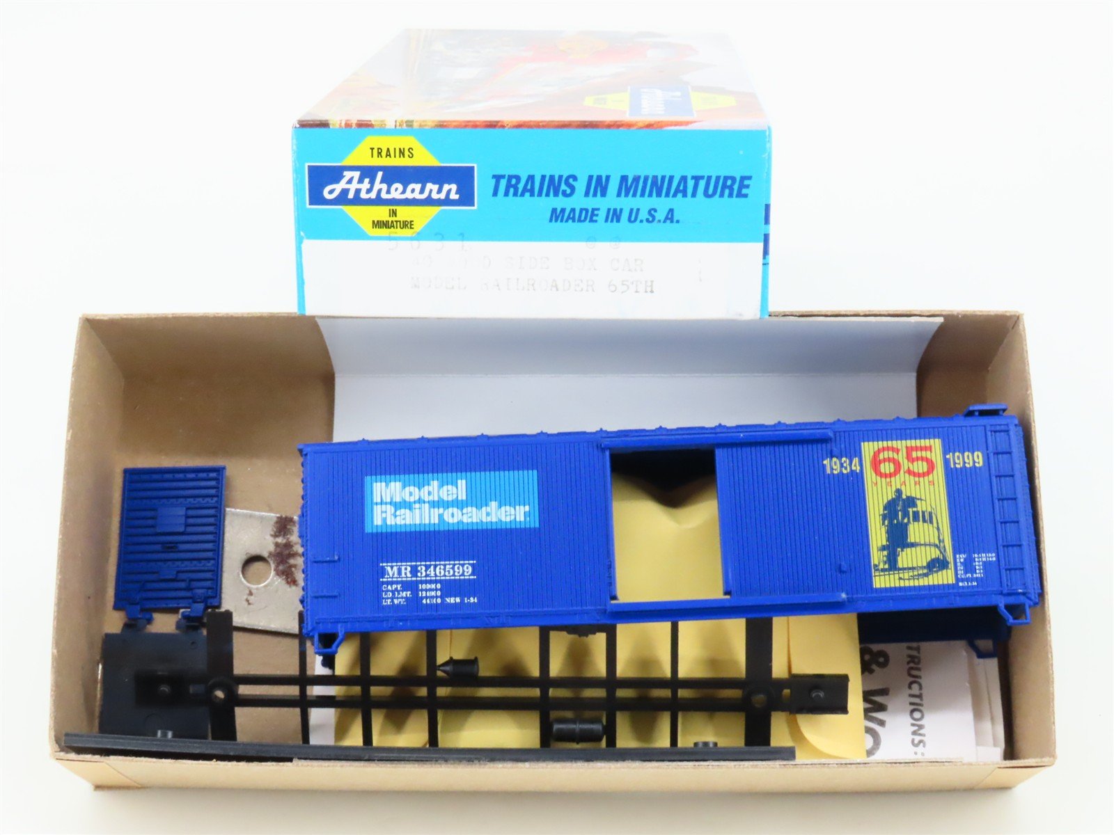 HO Scale Athearn Kit 5031 MR Model Railroader 65 Years 40' Box Car #346599