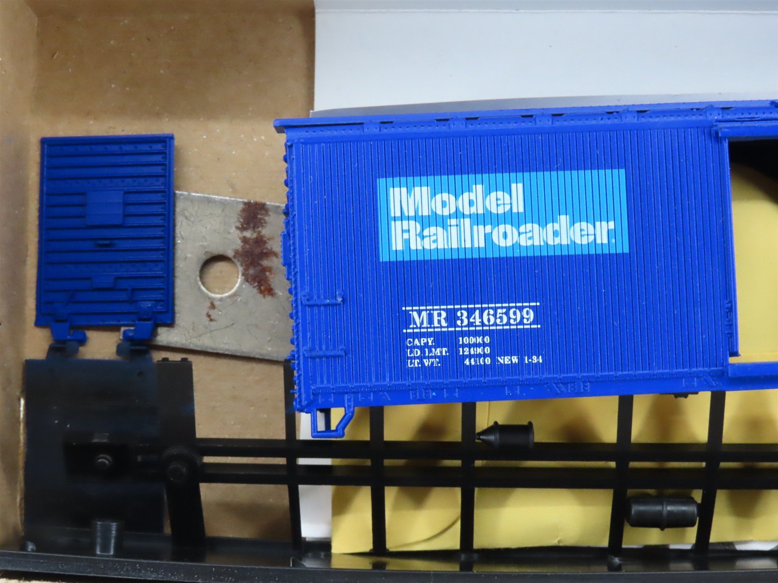 HO Scale Athearn Kit 5031 MR Model Railroader 65 Years 40' Box Car #346599