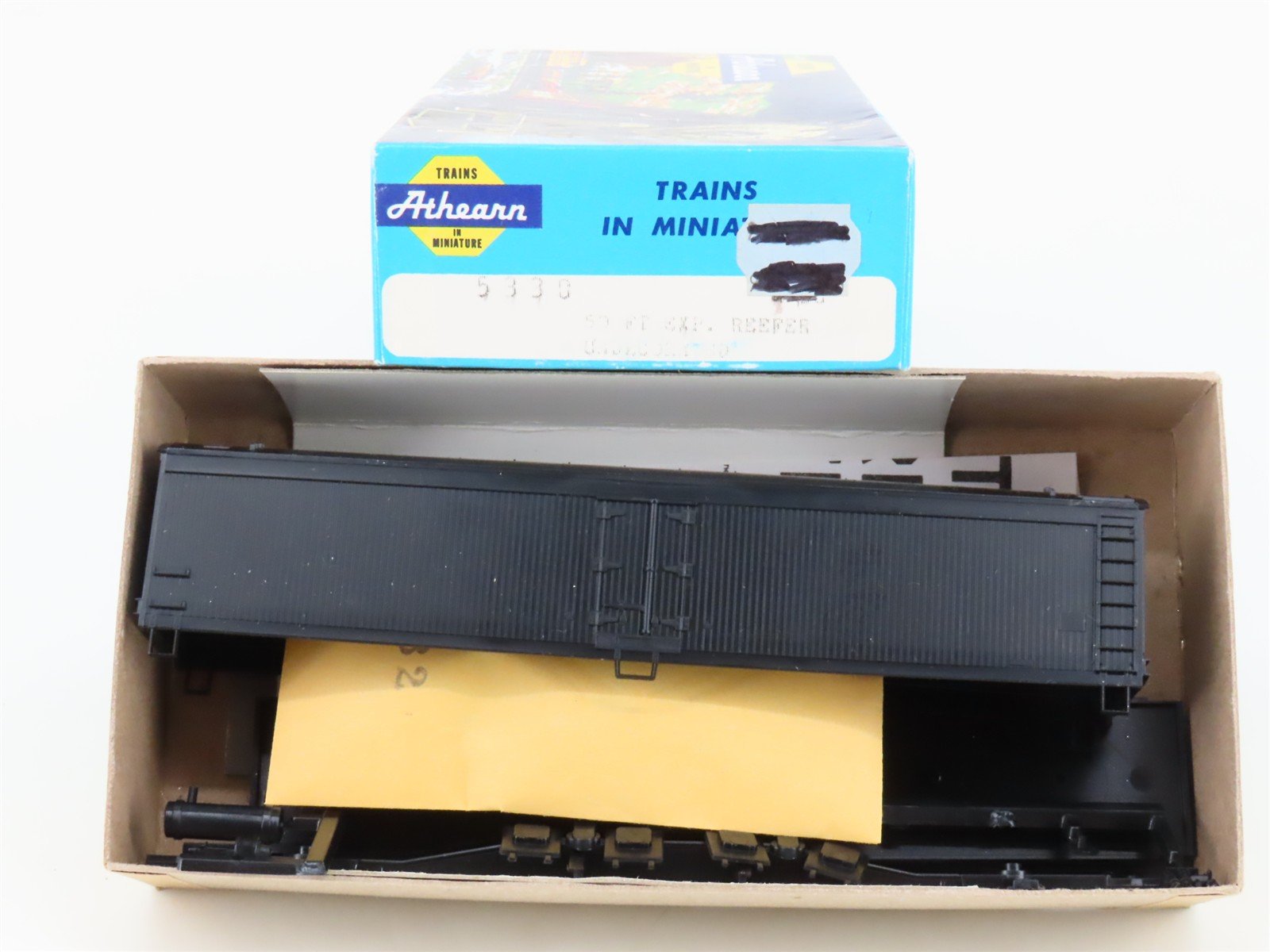 HO Scale Athearn Kit 5330 Undecorated 50' Express Reefer