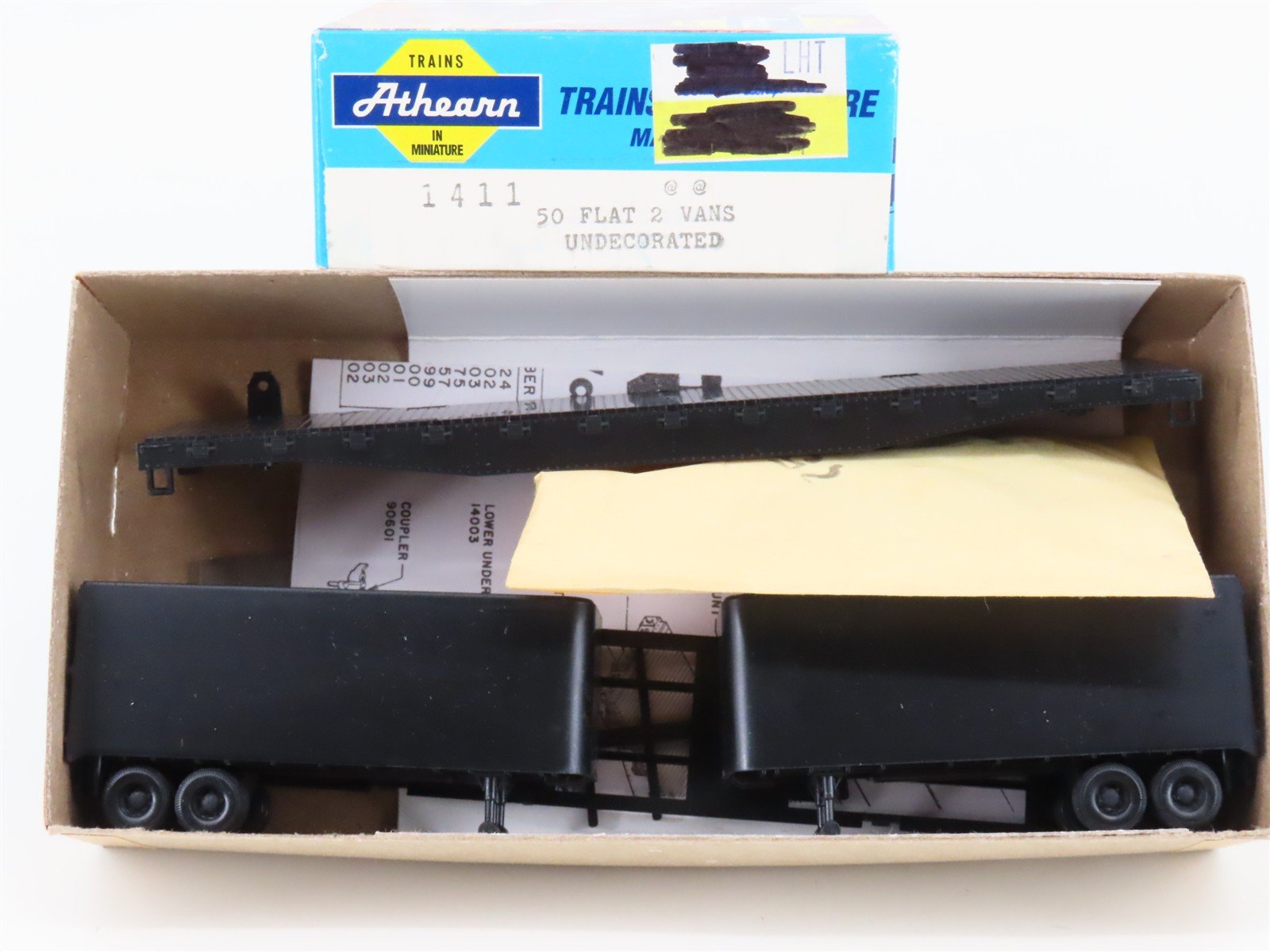 HO Scale Athearn Kit 1411 Undecorated 50' Flat Car w/ 2 Vans